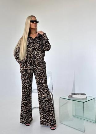Модный костюмчик рубашка + брюки невероятный принт леопард темный