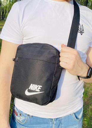 Спортивная сумка барсеткa Nike