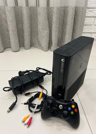 Ігрова Приставка / Ігрова Консоль Xbox 360 + 28 ігор