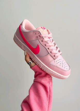 Кросівки Nike Dunk Low GS Triple Pink