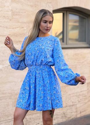 Нежное и воздушное платье из лёгкой ткани голубой цветочный принт