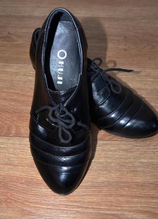 Черные кожаные (натуральная кожа )туфли на шнурках