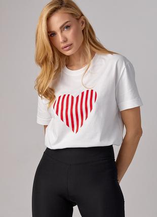 Женская футболка с полосатым сердца - молочный цвет, M