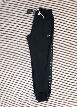 Нейлонові спортивні штани Nike