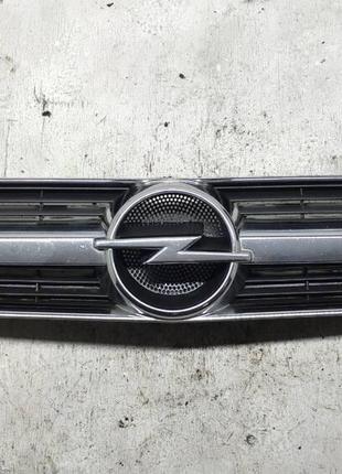Решетка радиатора Опель Вектра Ц, Opel Vectra C 2003-2005 1310...