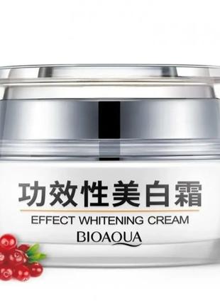 Отбеливающий крем для лица Bioaqua Whitening с клюквенным экст...