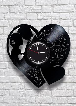 "любовь" - настенные часы из виниловых пластинок. уникальный п...
