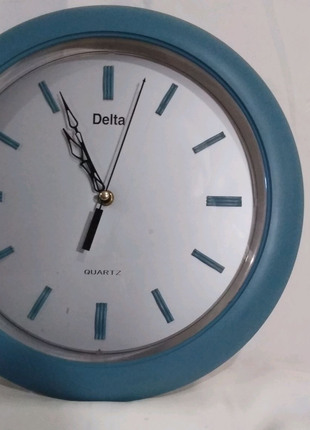 Часы настенные Delta.