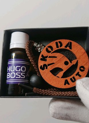 Підвіска Парфюм з логотипом Skoda, чорна коробка