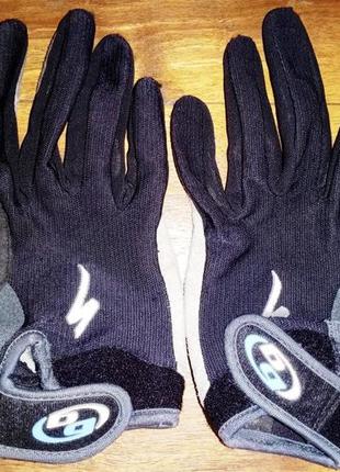 Спортивные перчатки specialized
