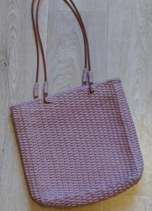 Плетёная сумка пудрового розового цвета