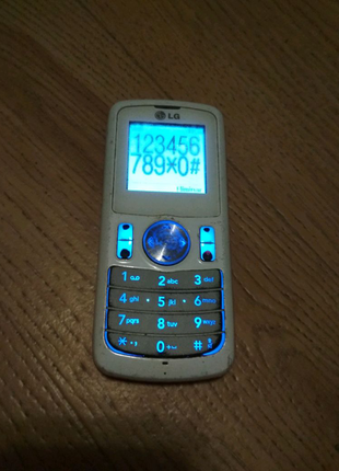 Телефон LG GB102