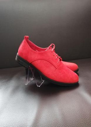 Туфлі на шнурівці червоні