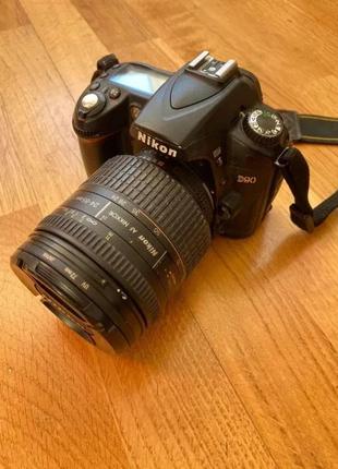 Зеркальный полупрофессиональный фотоаппарат камера Nikon D90 боди