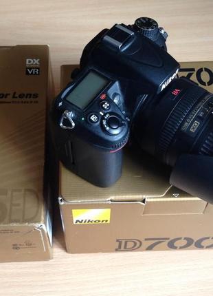 Зеркальный полупрофессиональный фотоаппарат камера Nikon D7000...