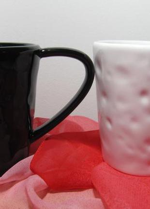 Чашки Бланш-Нуар 250 мл с выямками белая и черная керамика