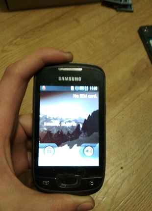 Телефон Samsung GT-S5570 смартфон