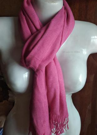 Красивый розовый вискозный шарф палантин