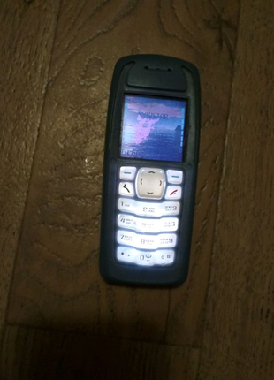 Телефон Nokia 3100