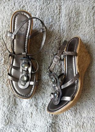 Новые кожаные коричневые серебристые бежевые босоножки сандали...