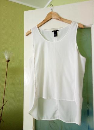 Белая легкая удлиненная майка /блуза h&m
край с боковыми  разр...