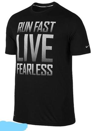 Черная спортивная футболка от nike running dri-fit