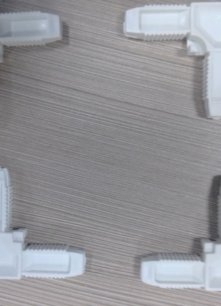 Комплект уголков для соединения профиля москитной сетки.