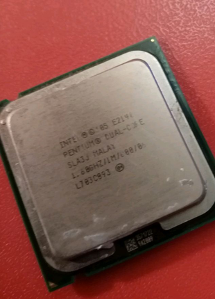 Intel Pentium Dual-CORE E2140 1,6GHz/1M/800