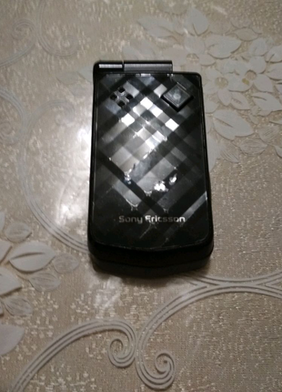 Телефон Sony Ericsson z555