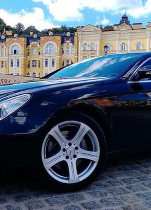 105 Mercedes CLS чорний прокат авто