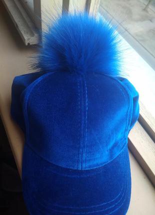 Синяя бархатная кепка со сьемным меховым помпоном новая