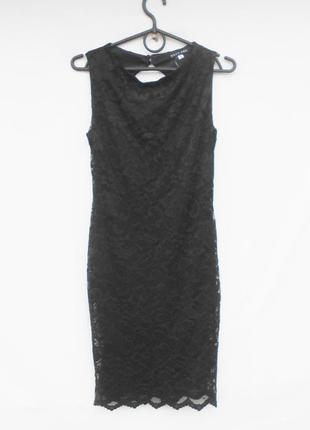Коктейльное черное кружевное платье с открытой спинкой