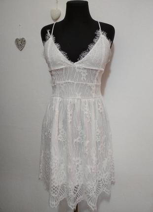..роскошное кружевное белое платье для особого случая гипюрово...