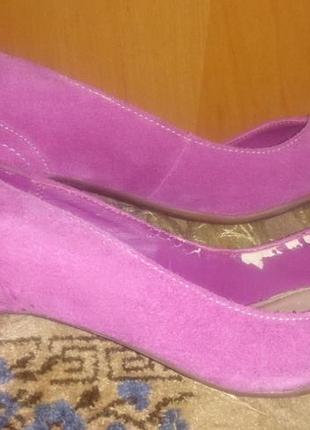 Стильні рожеві туфлі замша р39 esprit