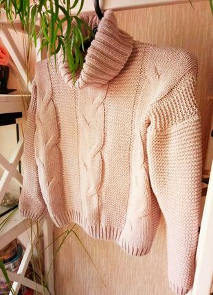 Вязаный розовый свитер