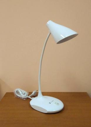 Світлодіодна LED настільна лампа світильник