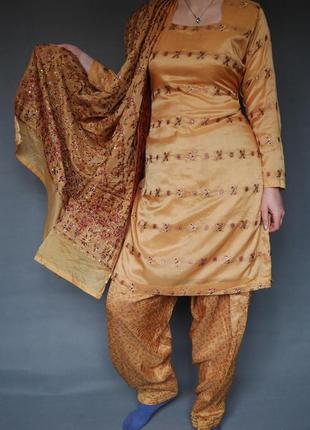 Индийский костюм. сари.