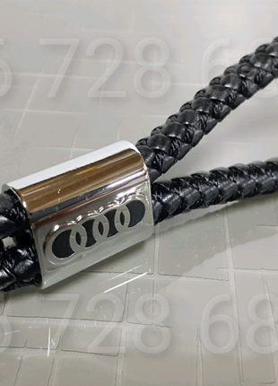 Брелок для ключей Audi / отличный подарок / кожаный