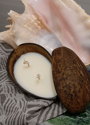 Массажная свеча в кокосе