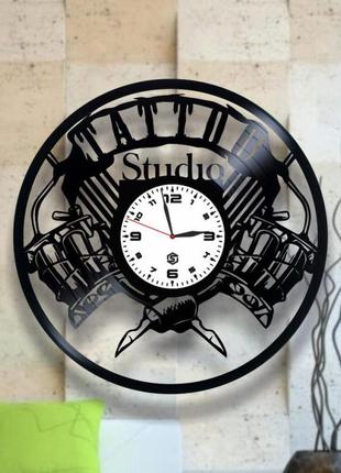"студия тату" - настенные часы из виниловых пластинок. уникаль...