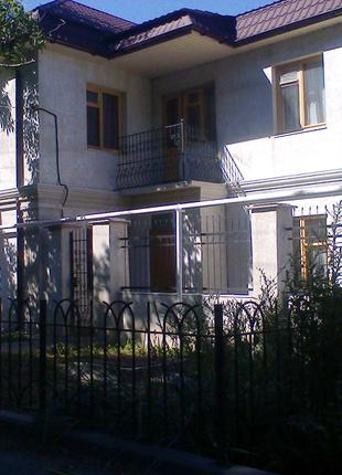 Сдам новый 2-эт дом, 11 спал. мест, гараж, 13 фонтана, от хозяйки