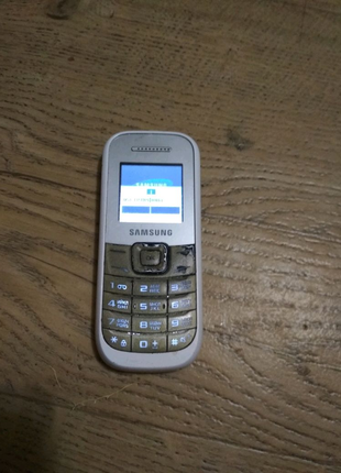 Телефон Самсунг GT-E1200