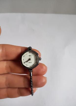 Красивые советские редкие женские часы Луч тонкий ремешок 292 19