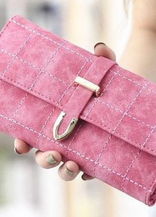 Ярко-розовый женский кошелек бумажник