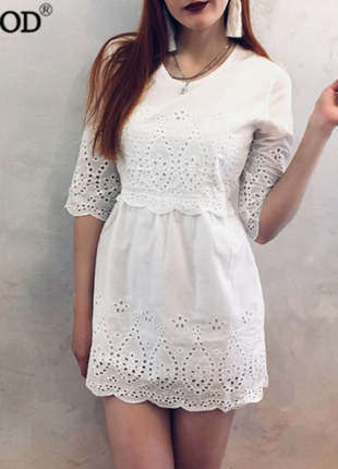 Летнее белое легкое платье