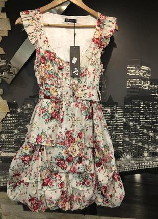 Красивое котоновое платье в цветы