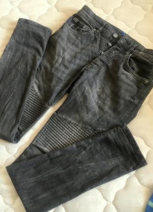 Новые черные джинсы скини  на пуговицах 29 размер