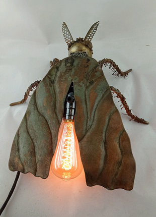 Светильник Моль скульптура из металла светильник бра на стену