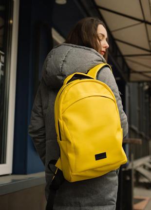 Жіночий великий жовтий рюкзак для ноутбука