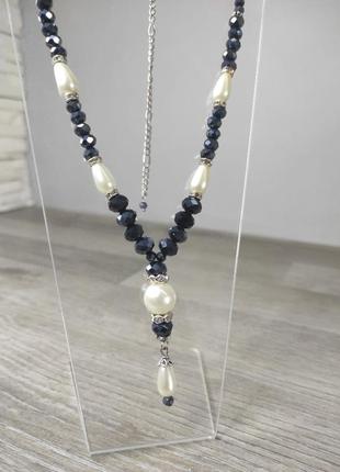 Красивое ожерелье  в винтажном стиле из хрустальных бусин